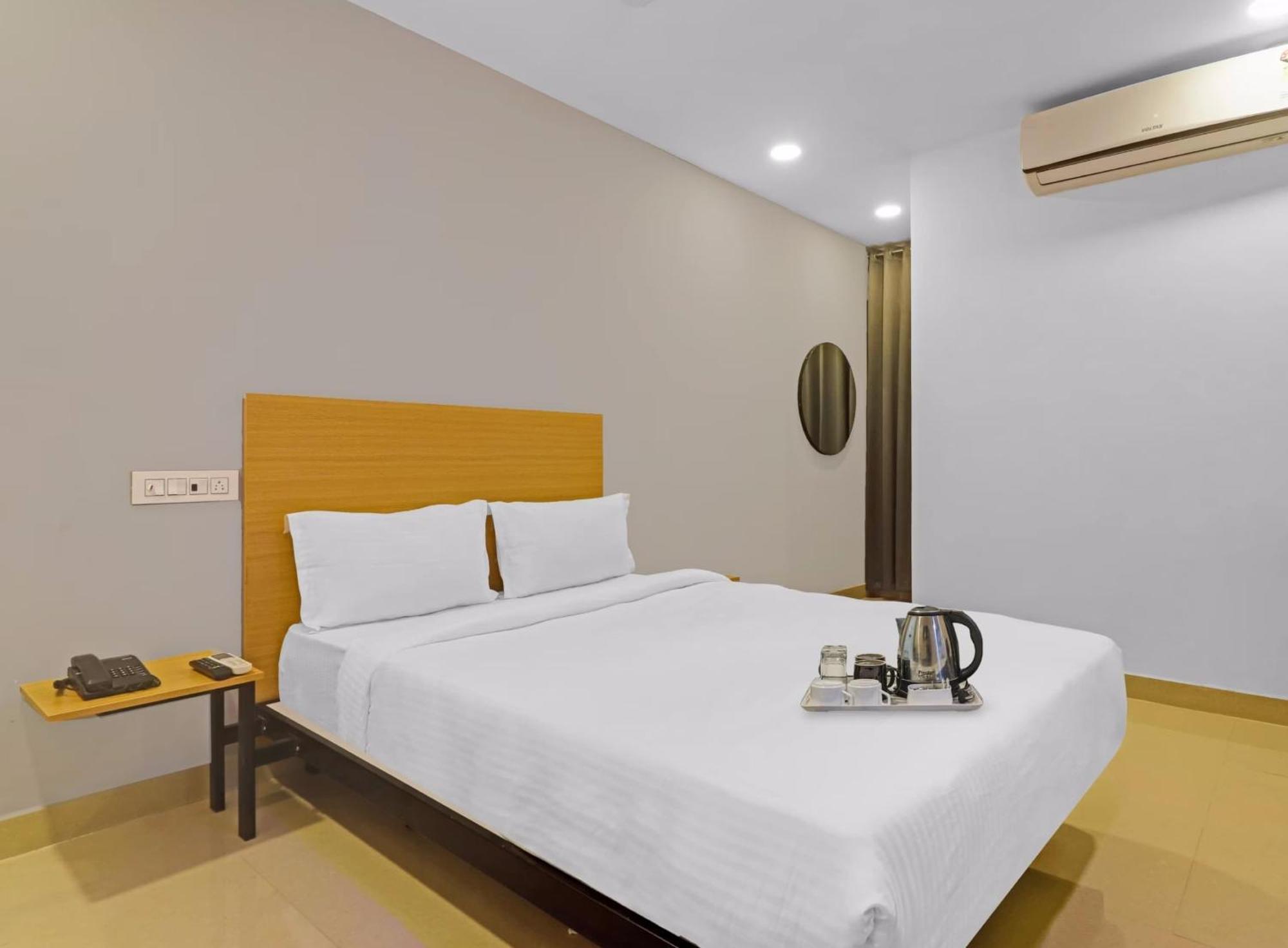 Townhouse Che Sigma Hotel Haidarábád Kültér fotó